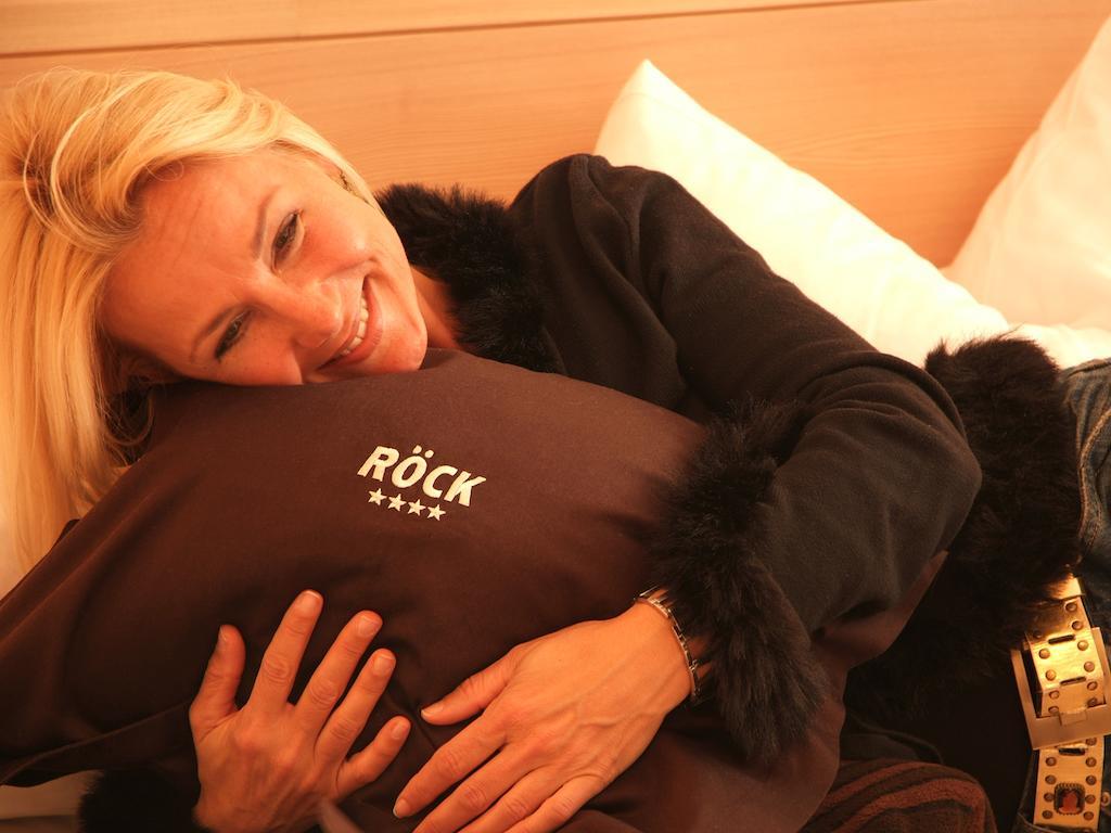 Hotel Roeck Garni Fiss Bagian luar foto