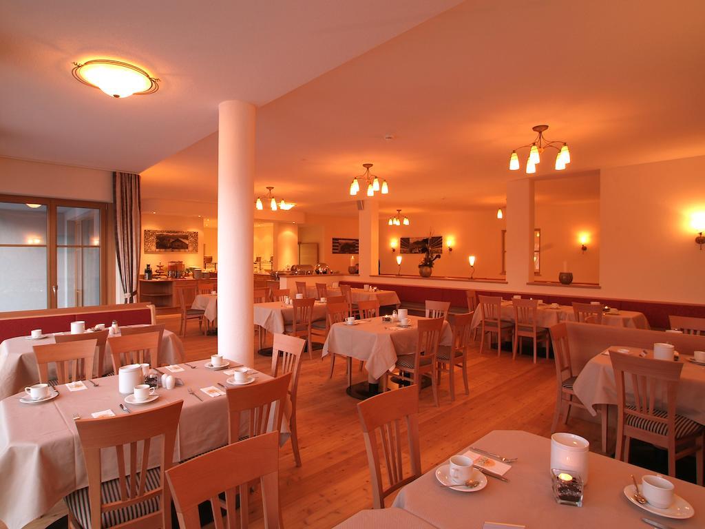 Hotel Roeck Garni Fiss Bagian luar foto